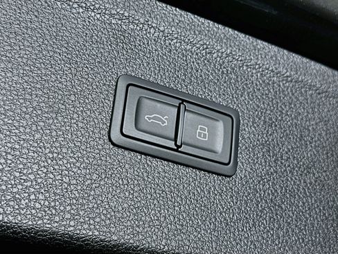 Used 2023 Audi Q5 2.0T Premium w/ Convenience Package AWD/4WD image 30