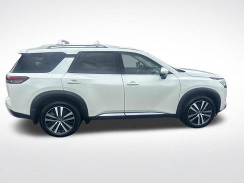 Used 2023 Nissan Pathfinder Platinum AWD/4WD image 7