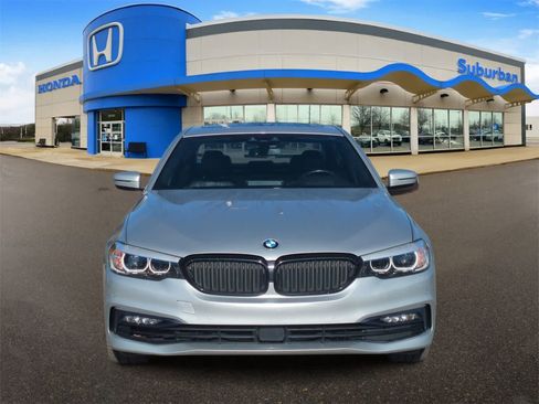 Used 2018 BMW 530i xDrive w/ Premium Package image 3