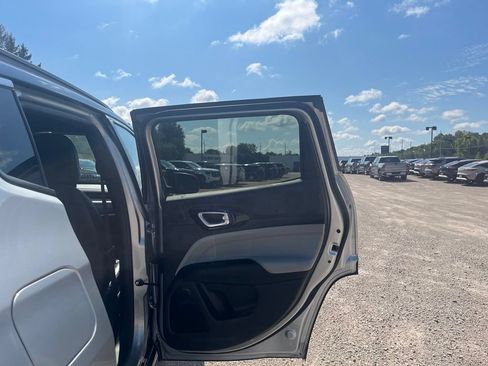 Used 2025 Jeep Compass Limited w/ Elite Group AWD/4WD image 30