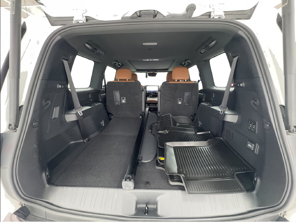 Used 2024 Lexus GX 550 AWD/4WD image 18