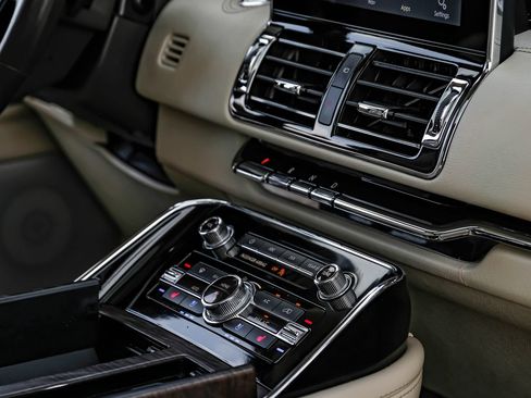 Used 2020 Lincoln Navigator L Reserve w/ Equipment Group 208A Reserve AWD/4WD image 26