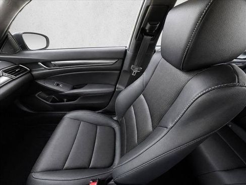 Used 2019 Honda Accord Sport image 18