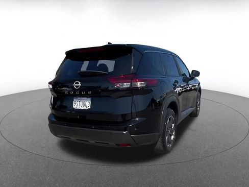 Used 2025 Nissan Rogue SV FWD image 14