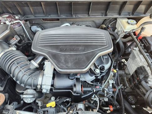 Used 2018 GMC Acadia Denali w/ Technology Package image 9