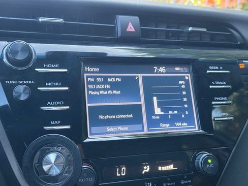 Used 2019 Toyota Camry SE w/ Carpet Mat Package FWD image 23