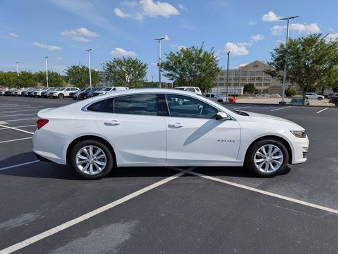 Used 2024 Chevrolet Malibu LT FWD image 2