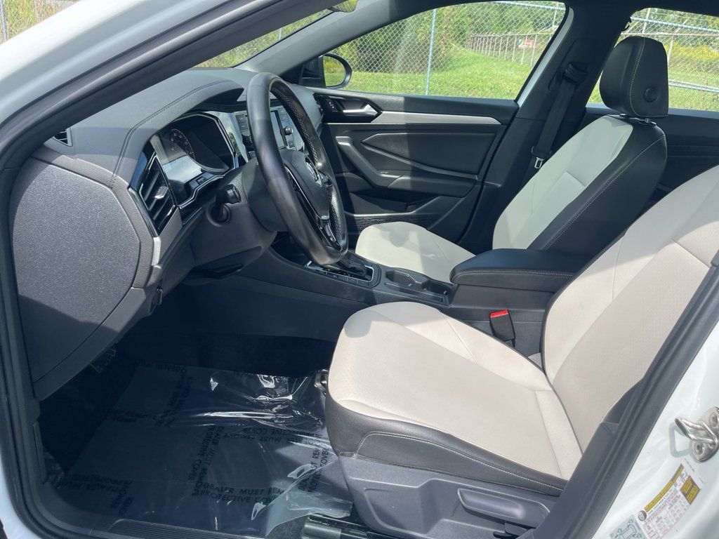 Used 2019 Volkswagen Jetta R-Line FWD image 19