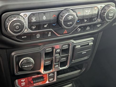 Used 2021 Jeep Wrangler Unlimited Rubicon image 19