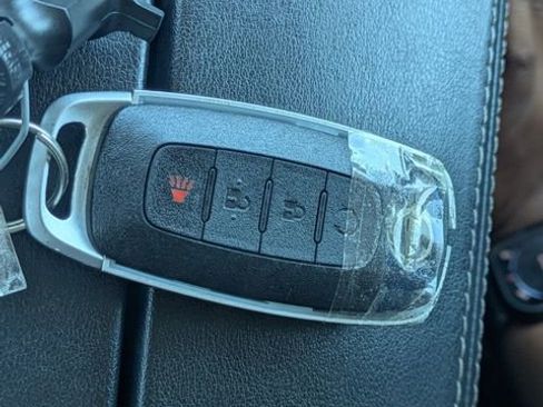 Used 2023 Nissan Rogue SV image 32