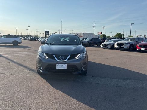 Used 2019 Nissan Rogue Sport SL AWD/4WD image 2