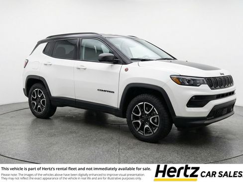 Used 2025 Jeep Compass Trailhawk AWD/4WD image 1