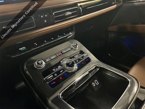 Used 2023 Lincoln Nautilus Reserve image 18