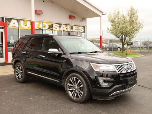Used 2016 Ford Explorer Platinum AWD/4WD image 3