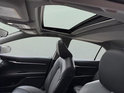 Used 2023 Toyota Camry SE image 13