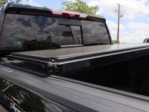 Used 2021 GMC Sierra 1500 AT4 w/ AT4 Premium Package AWD/4WD image 11