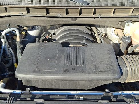 Used 2023 Chevrolet Suburban Premier image 27