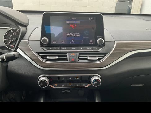 Used 2024 Nissan Altima 2.5 SV FWD image 20