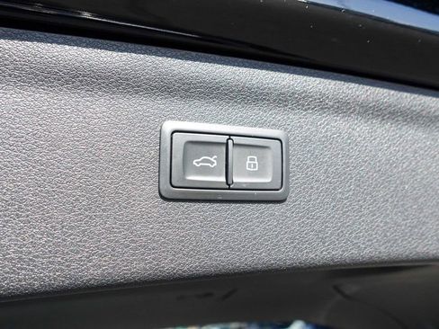 Used 2018 Audi Q3 2.0T Premium Plus w/ Premium Plus Package image 27