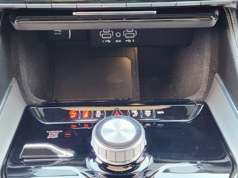 Certified 2024 Jeep Wagoneer Series II AWD/4WD image 19