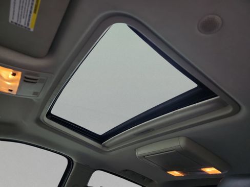 Used 2013 Chevrolet Avalanche LTZ image 32