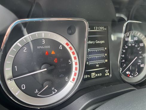 Used 2018 Nissan Titan SV w/ SV Convenience Package image 20