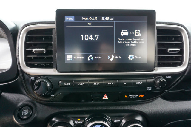 Used 2024 Hyundai Venue SEL FWD image 18