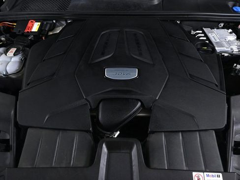 Certified 2023 Porsche Cayenne image 25