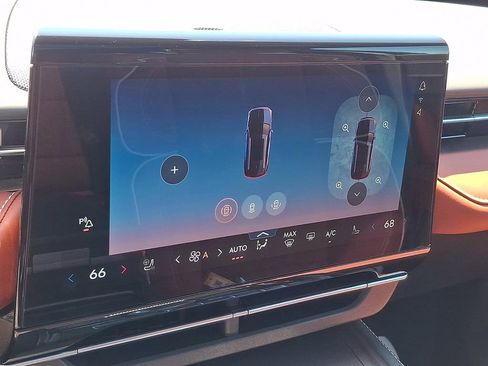 Certified 2024 Lincoln Nautilus Black Label AWD/4WD image 18