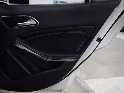 Used 2019 Mercedes-Benz GLA 250 w/ Convenience Package image 25