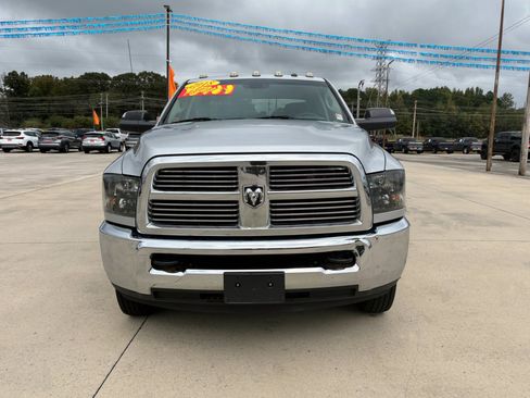 Used 2018 RAM 3500 Tradesman w/ Chrome Appearance Group image 3