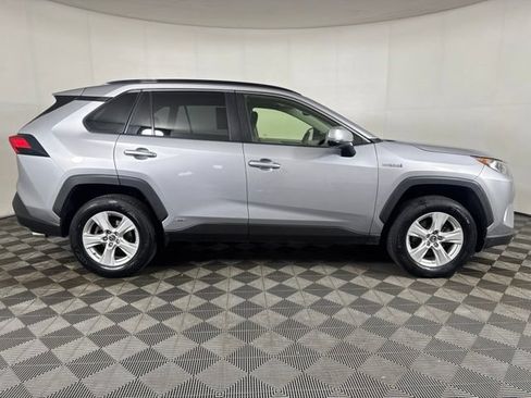 Used 2019 Toyota RAV4 XLE w/ Convenience Package AWD/4WD image 2