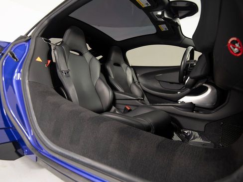 Used 2020 McLaren GT image 27