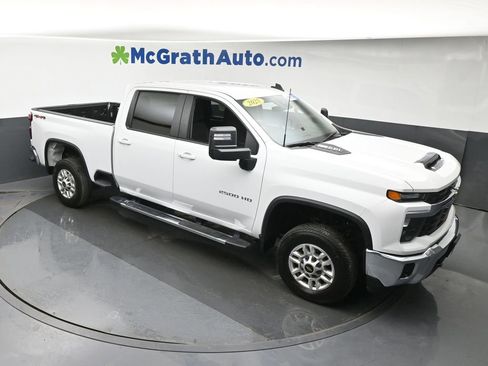 Used 2025 Chevrolet Silverado 2500 LT w/ Convenience Package AWD/4WD image 3