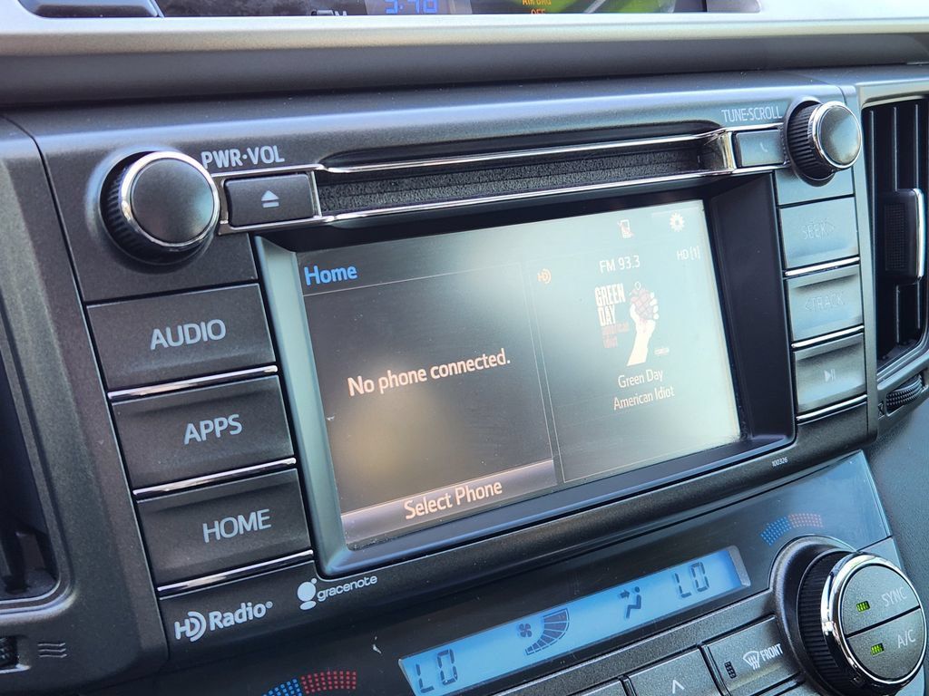 Used 2015 Toyota RAV4 XLE FWD image 18