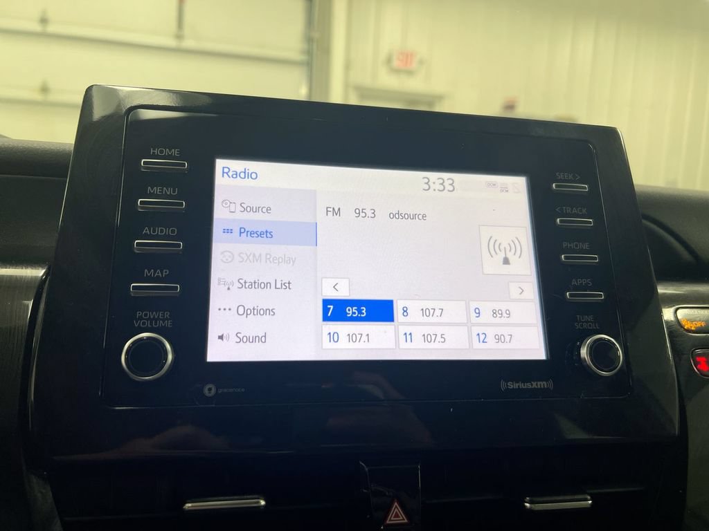 Used 2022 Toyota Camry SE FWD image 14