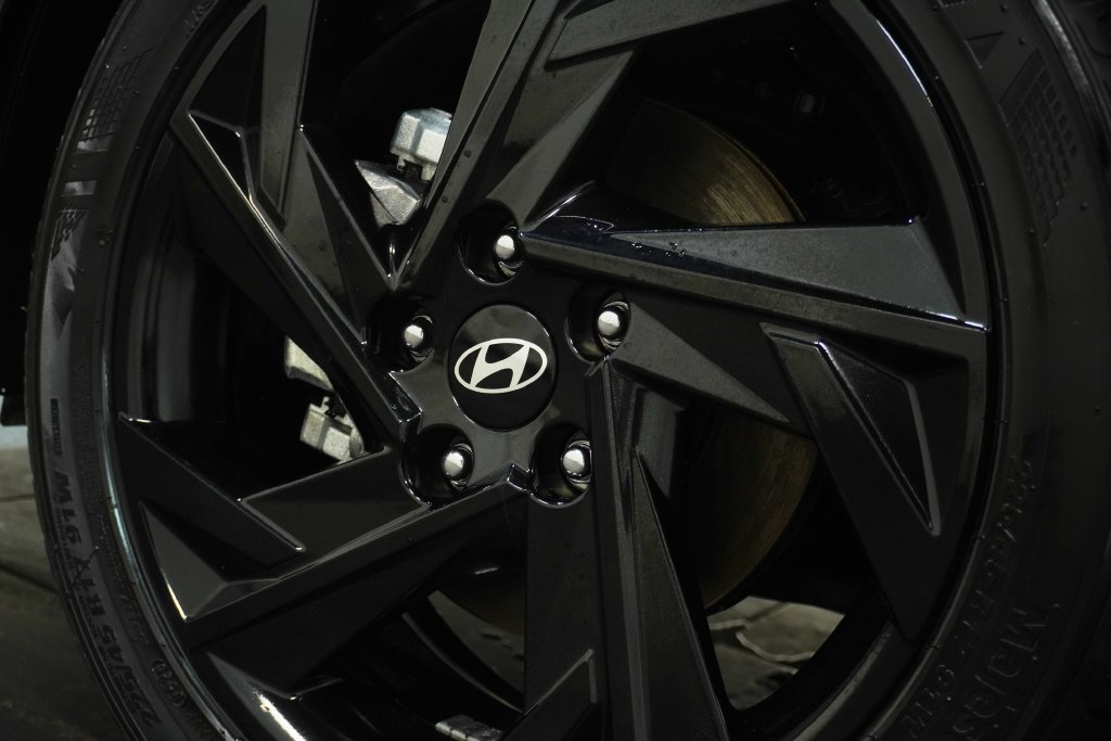 Certified 2026 Hyundai Elantra Sport FWD image 10