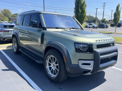 Used 2022 Land Rover Defender 110 SE AWD/4WD image 14