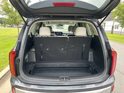 Certified 2024 Kia Telluride S w/ S Sunroof Package AWD/4WD image 19