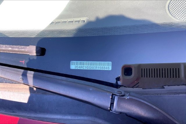 Used 2019 Chrysler Pacifica Touring Plus w/ Advanced Safetytec Group FWD image 3