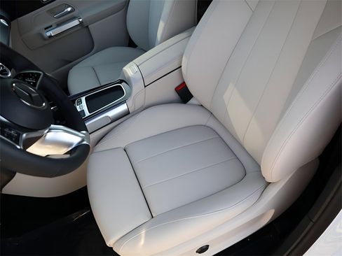 New 2026 Mercedes-Benz GLB 250 4MATIC image 31