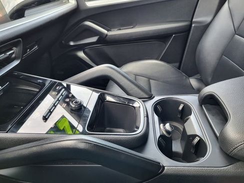 Used 2024 Porsche Cayenne image 20