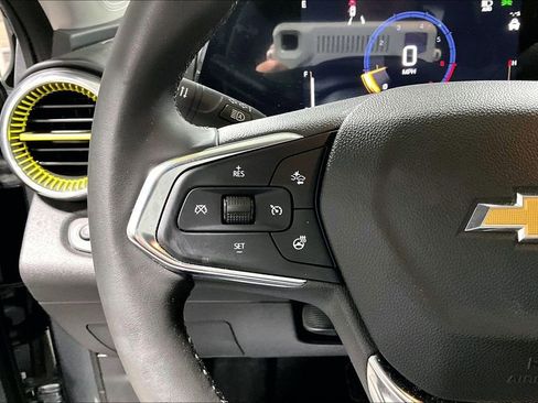 Used 2025 Chevrolet Trax LT w/ Driver Confidence Package image 17