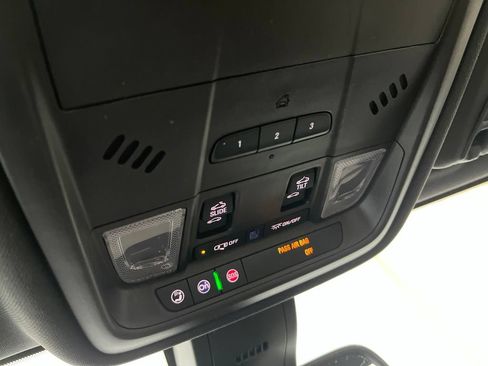 Used 2019 Buick Regal Avenir w/ Driver Confidence Package II FWD image 17