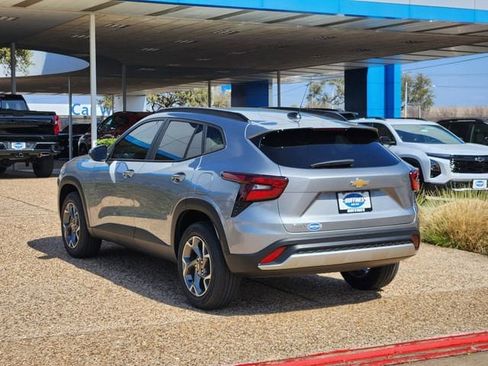 New 2026 Chevrolet Trax LT w/ Driver Confidence Package image 5