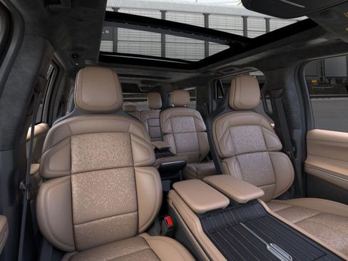 New 2025 Lincoln Navigator L Black Label image 10