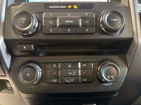 Used 2018 Ford F150 XLT w/ Equipment Group 302A Luxury image 22