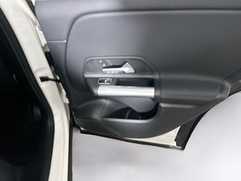 Used 2025 Mercedes-Benz GLA 250 4MATIC image 30