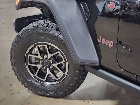 Used 2024 Jeep Wrangler Unlimited Rubicon w/ Safety Group AWD/4WD image 23