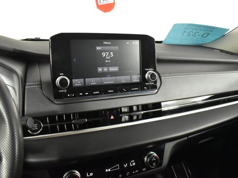 Used 2024 Mitsubishi Outlander ES image 24